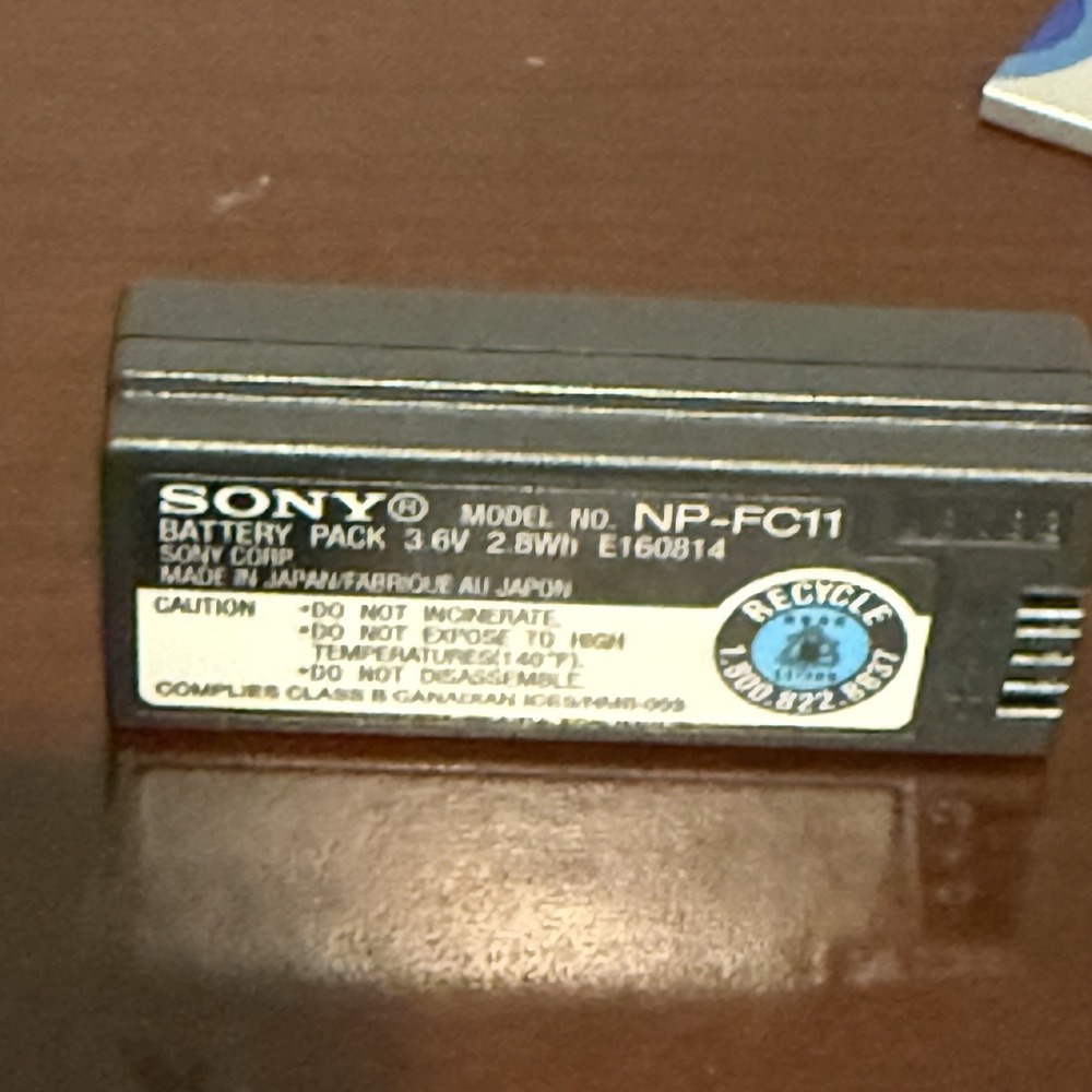 Sony Cyber-shot DSC-P8 3.2MP Digital Camera - Silver 3X OZ Not Working - Picture 15 of 16